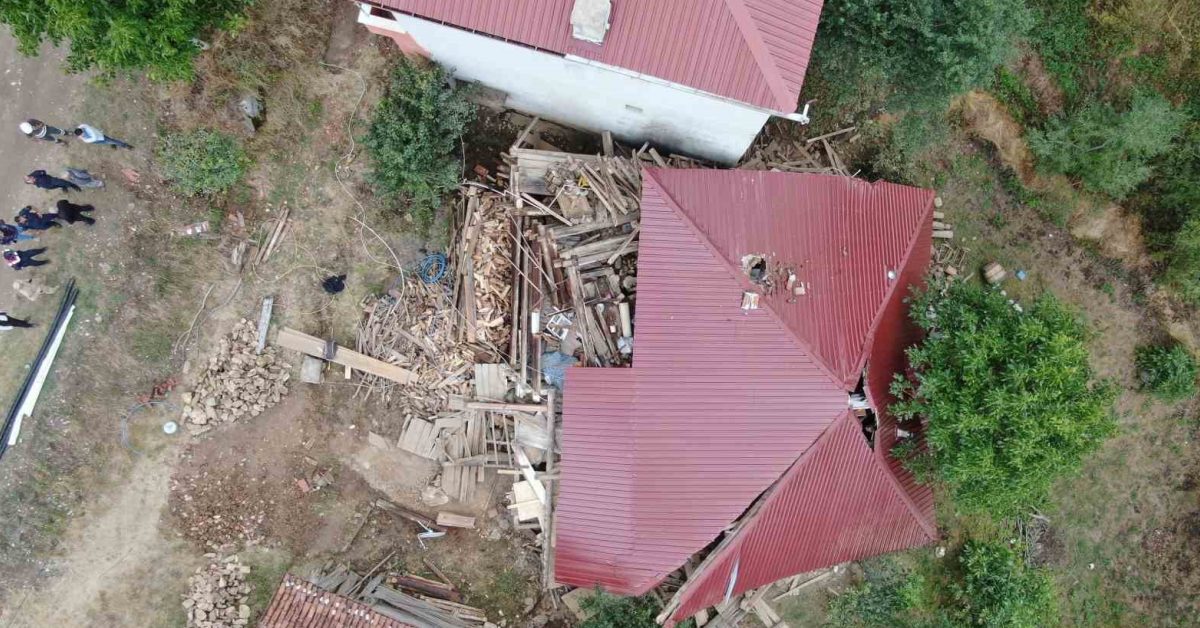 kastamonu taskoprude tadilat yapilan ev coktu 5 kisi yaralandi 5lkUvmUW.jpg
