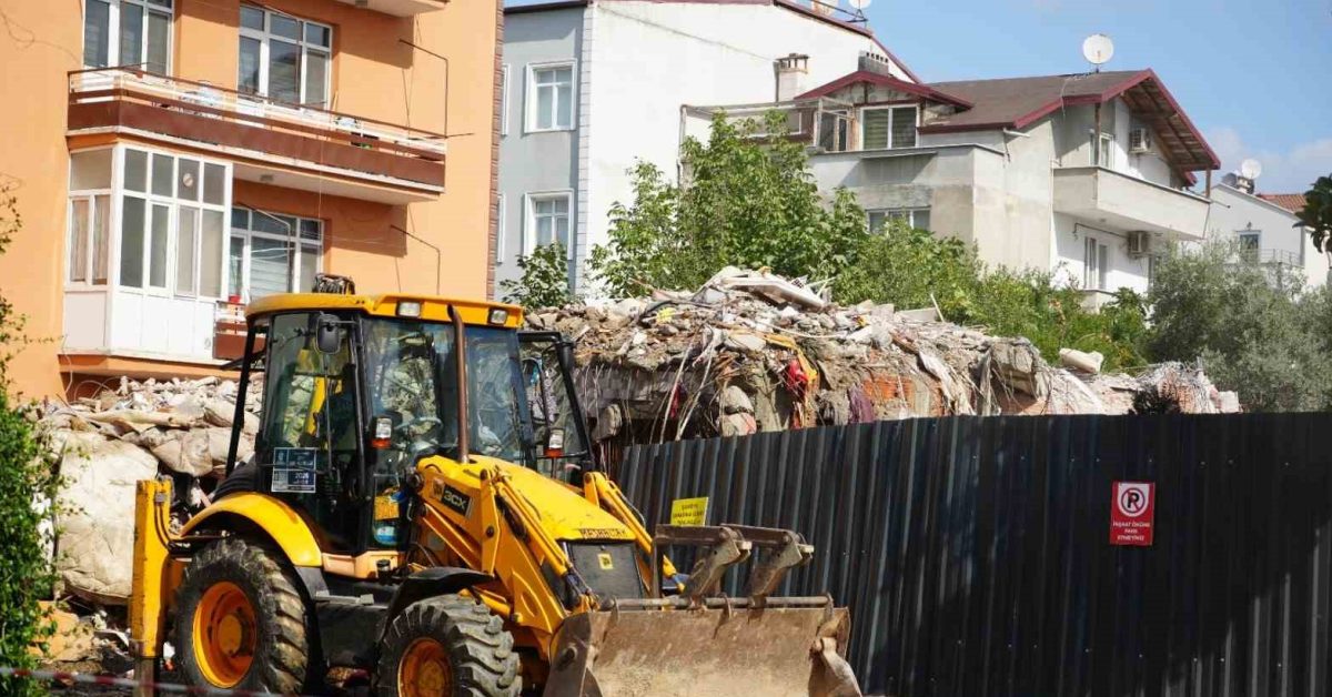 kocaelide 21 yillik evleri bir gecede yikildi EA8dgMnC.jpg