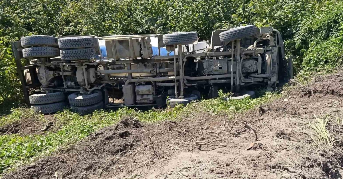 zonguldak alaplida beton mikseri sarampole uctu 3lu1EE5K.jpg