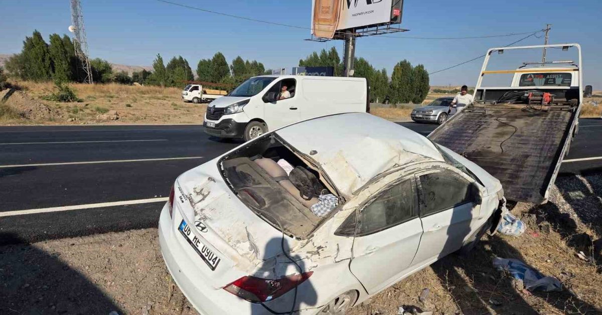 ankara elmadagda feci kaza 4 yarali TC8c1X2r.jpg
