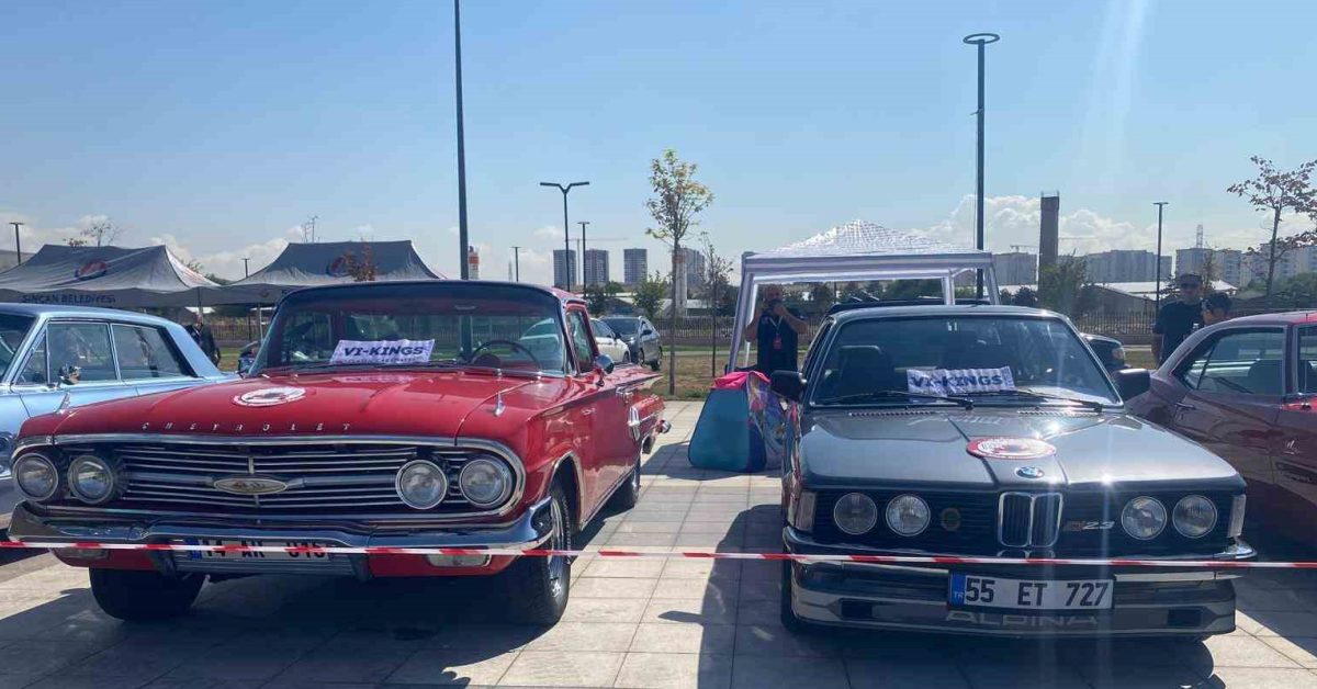 ankra sincanda klasik otomobil tutkunlari bulustu W41XRN5z.jpg