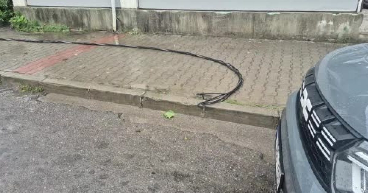 bartinda firtina kablolari kopardi KxmOekS5.jpg