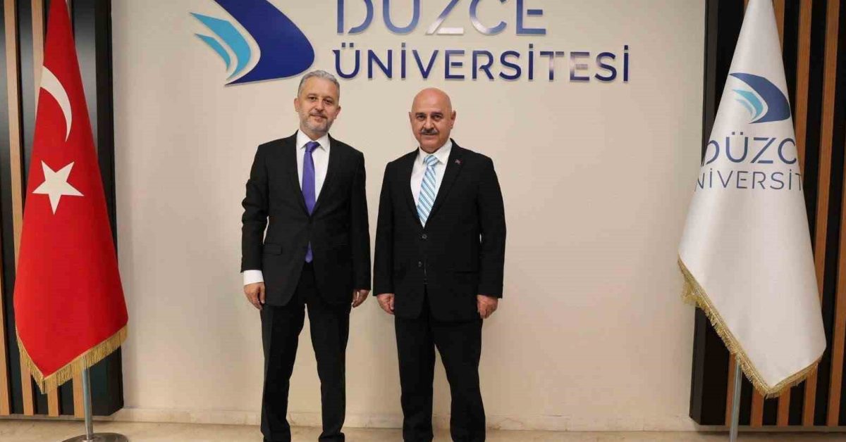duzce il saglik muduru rektor sozbiri ziyaret etti AME5KLaf.jpg
