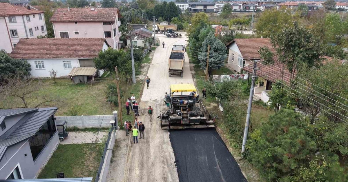 duzcede asfalt calismalari devam ediyor nx6xPFRA.jpg