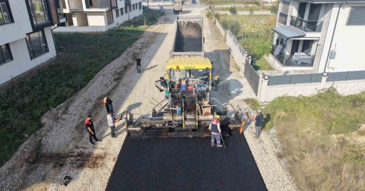 duzcede asfalt calismalari devam ediyor qwE2wJHw.jpg