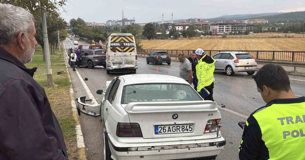 eskisehirde yagis sonrasi zincirleme trafik kazasi SiLwex9y.jpg