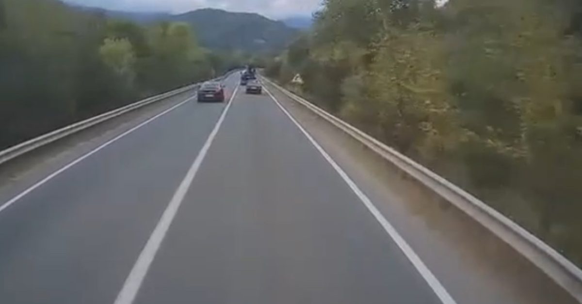karabukte kil payi kurtulan arac suruculeri kamerada R8CEvLcO.jpg