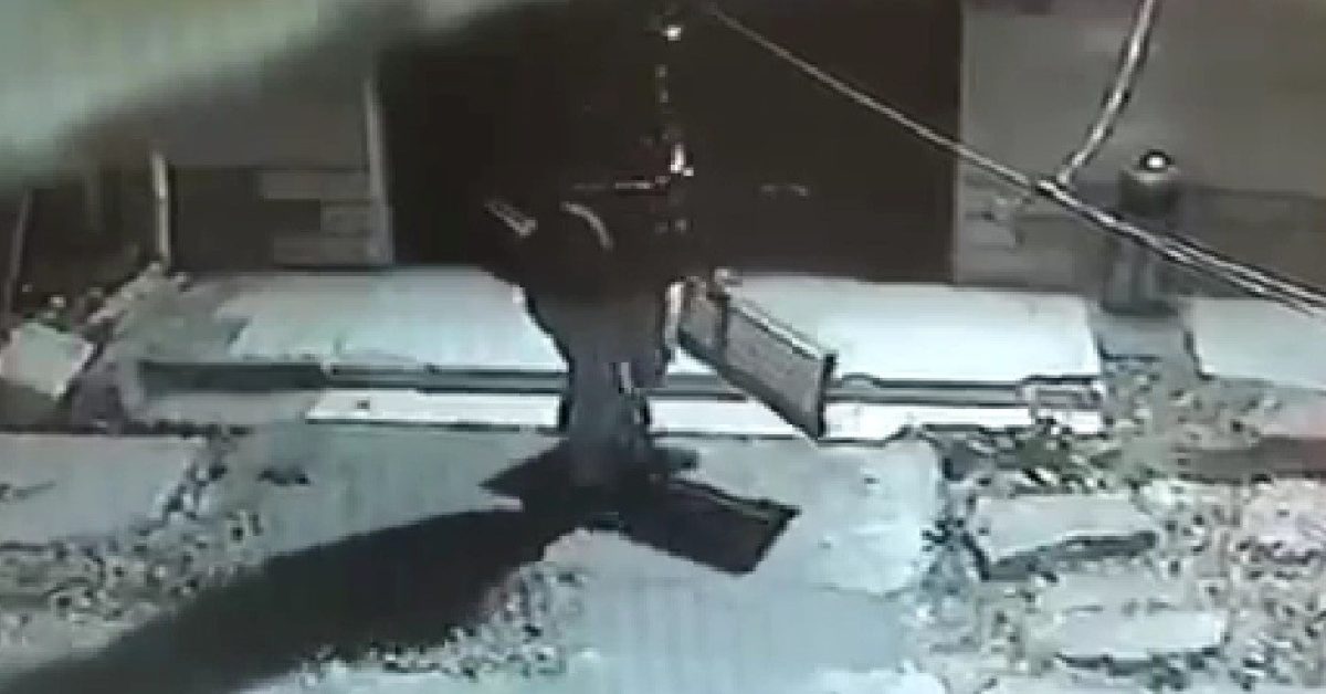 karabukte mazgal hirsizi kameraya yakalandi 6Cpz3EEI.jpg
