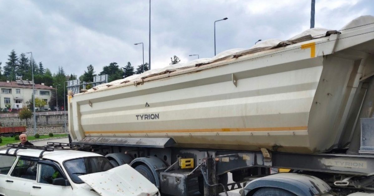 karabukte trafik kazasi 2 yarali seA6RhRS.jpg