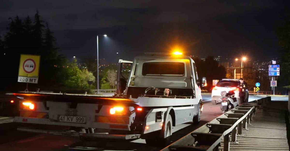 kocaeli basiskelede aci motosiklet kazasi genc surucu hayatini kaybetti pIFL3kmu.jpg