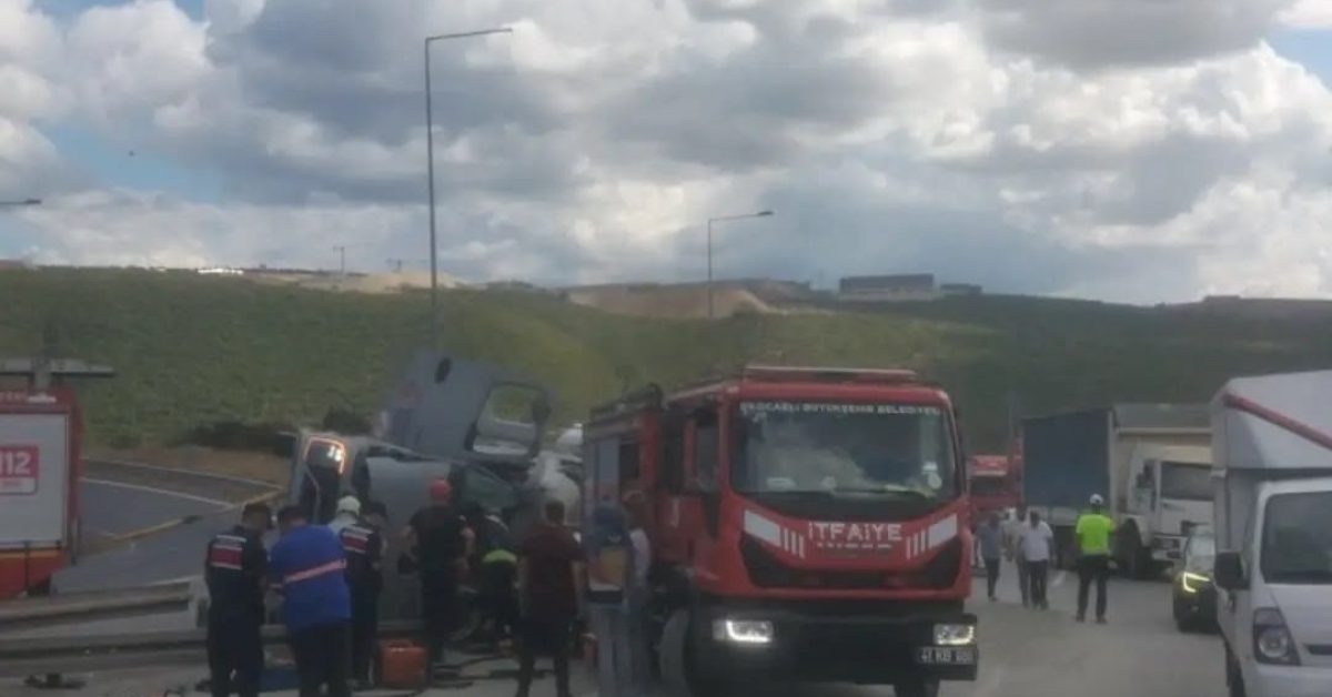 kocaeli dilovasinda beton mikseri devrildi SL8JzdQV.jpg