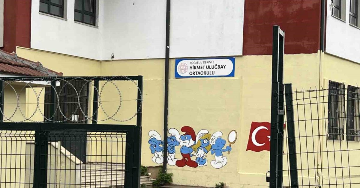 kocaelide ders sirasinda tavan coktu 3 ogrenci yaralandi V2CzfvxA.jpg