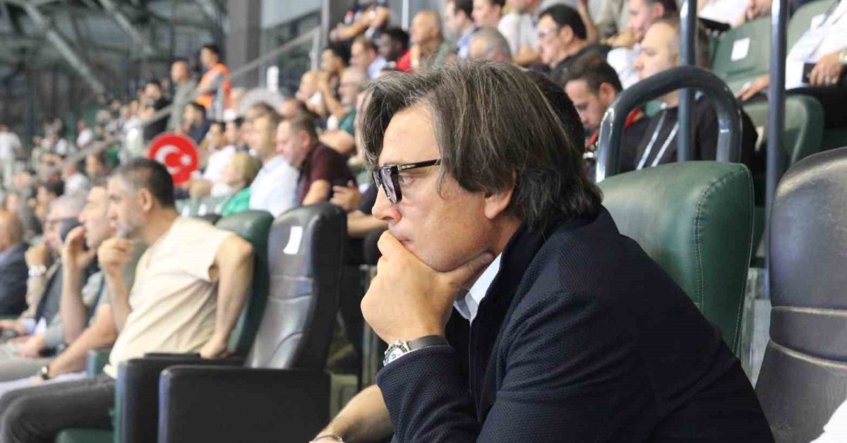 milli takim teknik direktoru montella kocaelispor samsunspor macini izledi VxASZfES.jpg