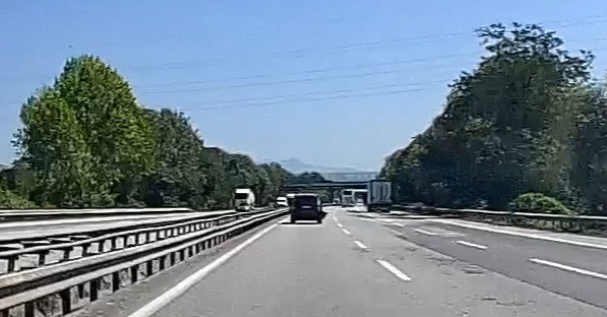 sakaryada seyir halindeki suvun tamponu koptu z6PbSsc1.jpg
