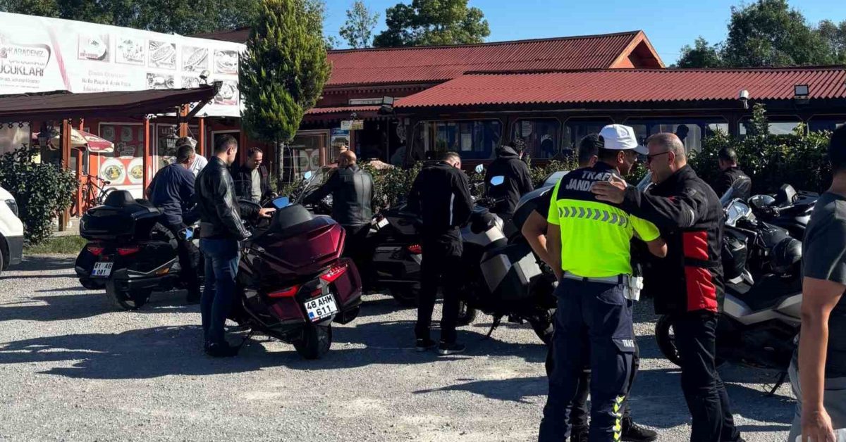 zonguldak caycumada motosiklet suruculerine guvenli surus bilgilendirmesi yapildi iB4Xn6Qc.jpg