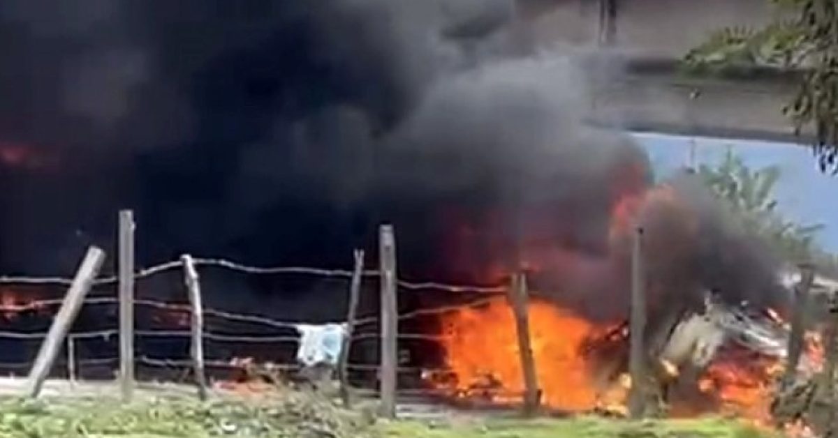 duzcede feci kaza tir 20 metreden dustu surucu camdan firladi kcycO8t2.jpg