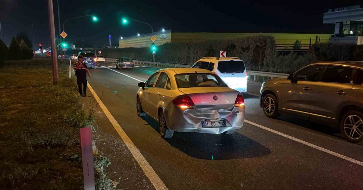 duzcede feci trafik kazasi iki kisi yaralandi iKQQ4EI2.jpg