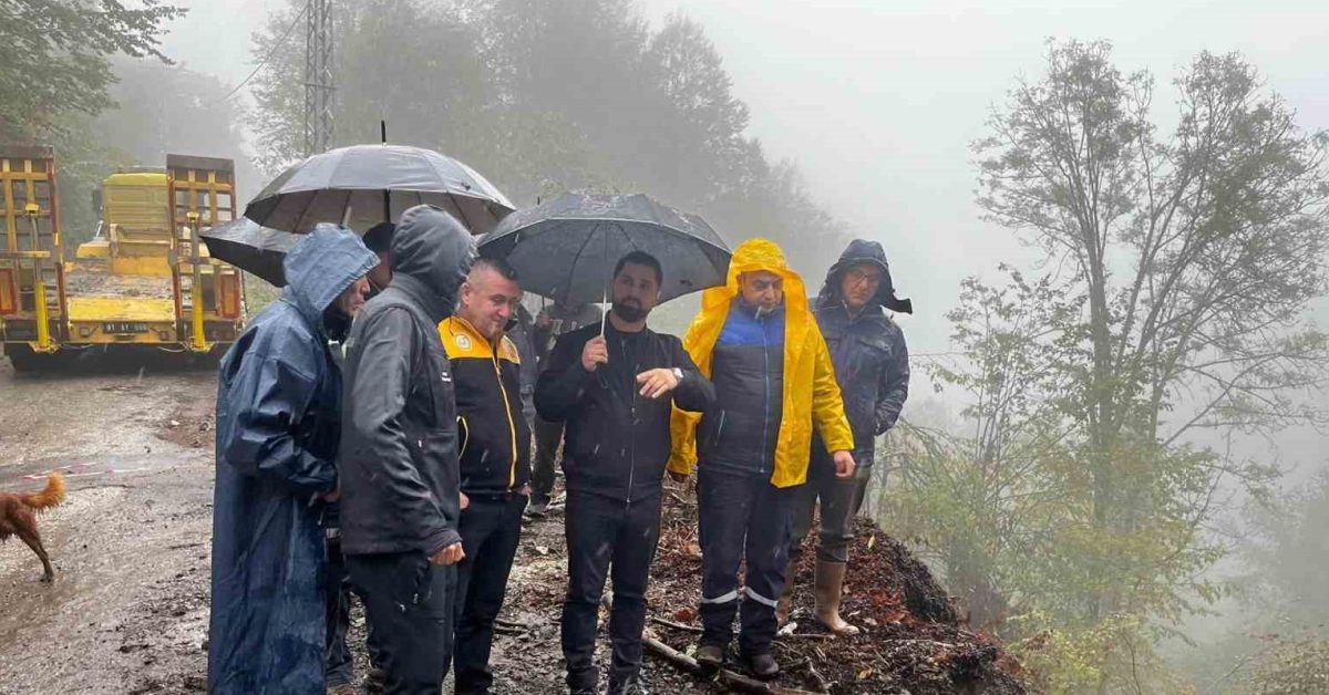 duzcede saganak yagis sonrasi ekipler harekete gecti Dw2RIHiy.jpg
