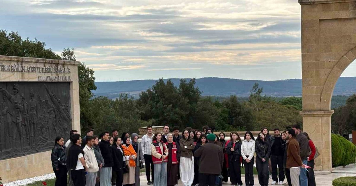 duzceden 46 universite ogrencisi canakkalenin tarihi topraklarini ziyaret etti wnp3Qes7.jpg