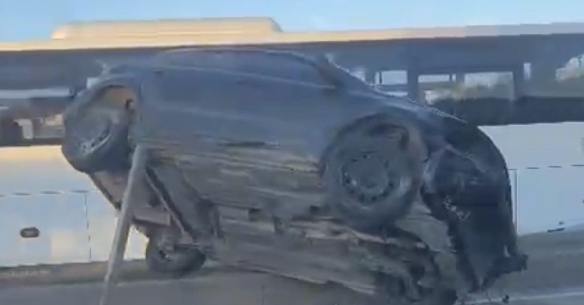 eskisehir cevreyolunda otomobil takla atti surucu aracta sikisti 93ywzw2x.jpg