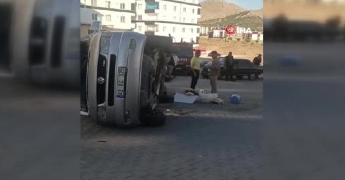 eskisehirde feci kaza otomobil ve minibus carpisti xrhAFOjS.jpg