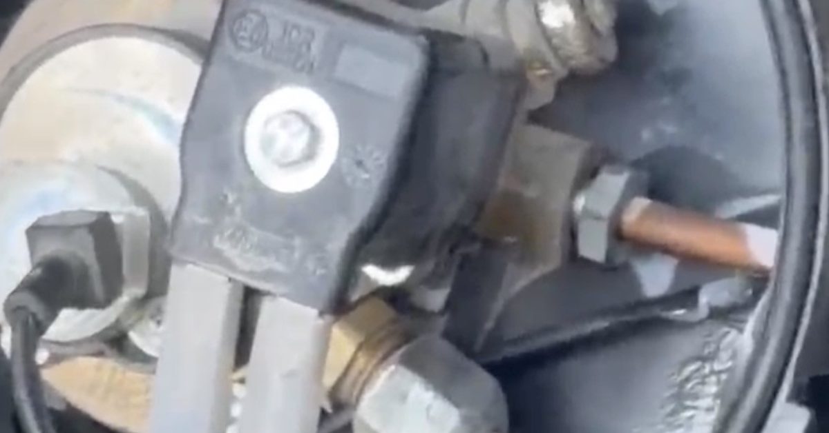 eskisehirde lpg sizintisinin yaninda sigarayla dolasti dmacuz64.jpg