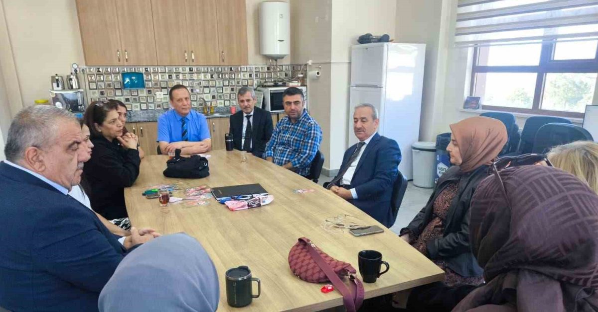 karabukte ogretmenlerle egitim gundemi masaya yatirildi wbCPXNwb.jpg