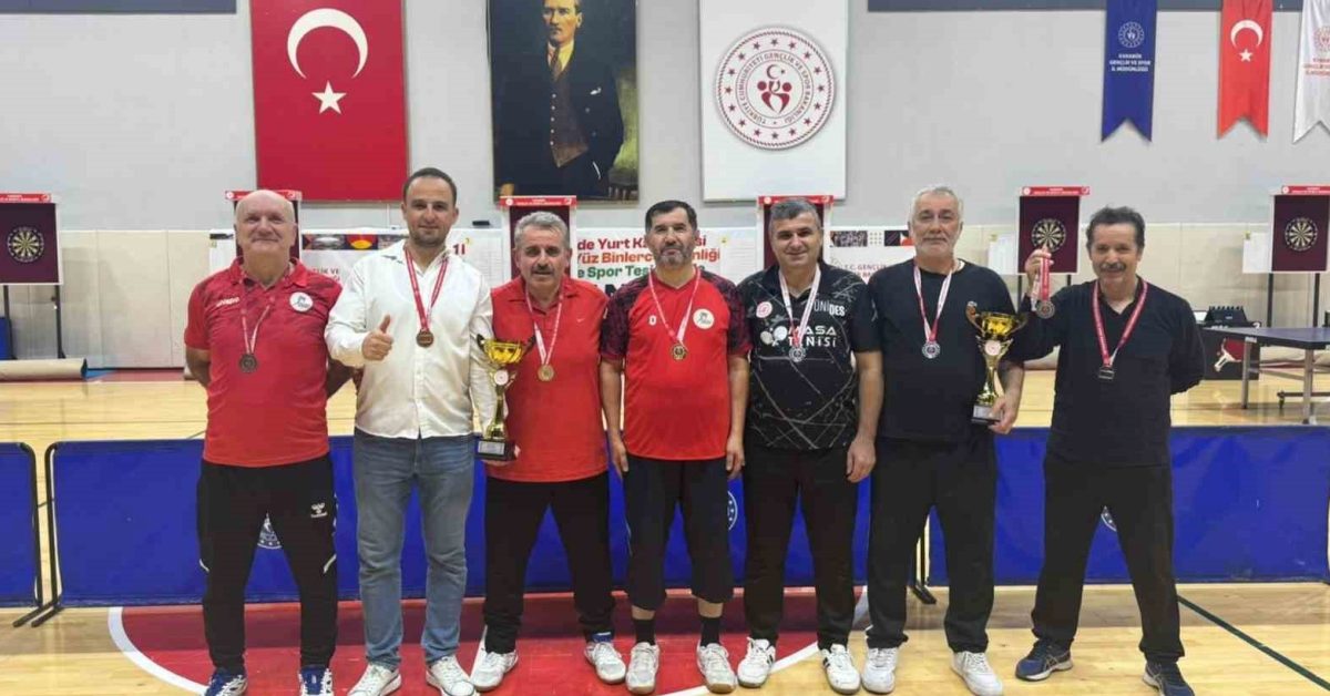 kbu masa tenisi takimlari karabukte ilk iki sirayi aldi qTjmGHMw.jpg