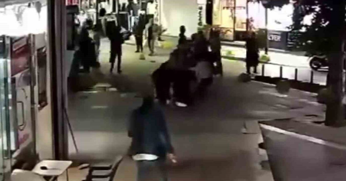 kocaeli golcukte anne ve kizina kalabalik grup saldirdi VCepRuE3.jpg