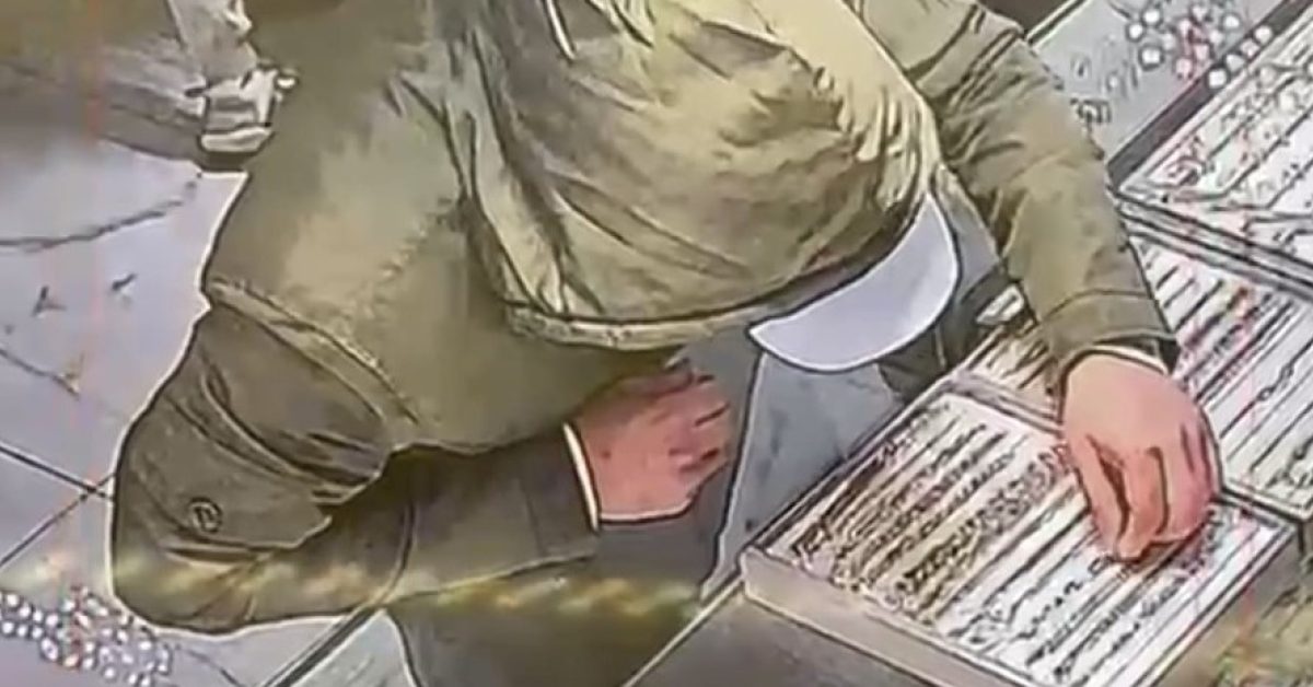 kocaelide sahte altinla kuyumcuyu oyaladi bileklik caldi VZ75WXw4.jpg