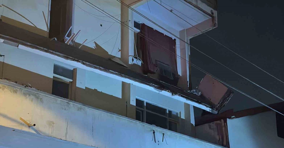 kocaelinin darica ilcesinde balkon coktu A1nv1f7i.jpg