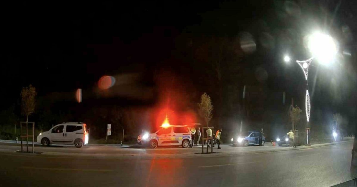 sakarya karasuda polisin dur ihtarina uymadi 5 kilometre kacti khhf4QkR.jpg