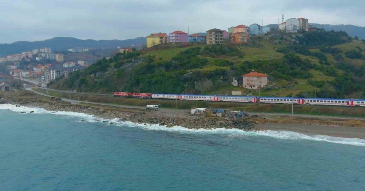 turistik karaelmas ekspresinin yeni sefer tarihleri aciklandi 8jiLePAS.jpg