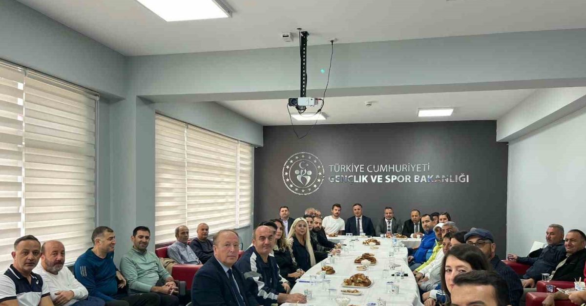zonguldak devrekte 2026 2027 sezonu okul spor faaliyetleri toplantisi yapildi t263ZwFZ.jpg